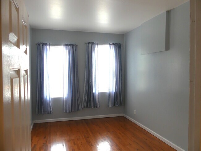 Building Photo - 1420 Menard St