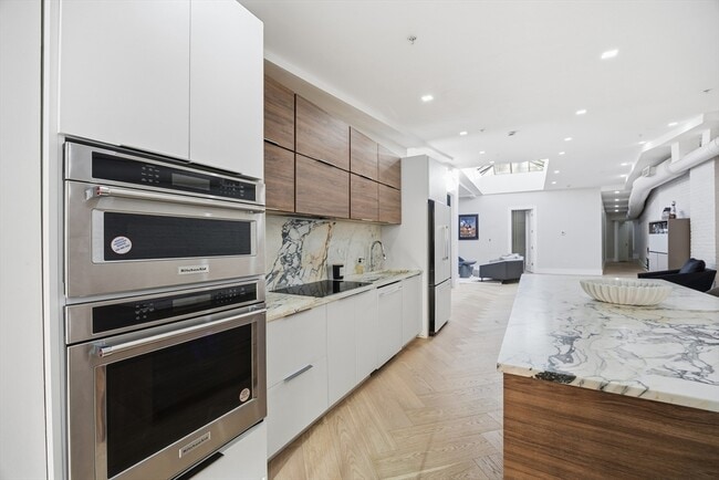 Building Photo - 125 Broad St