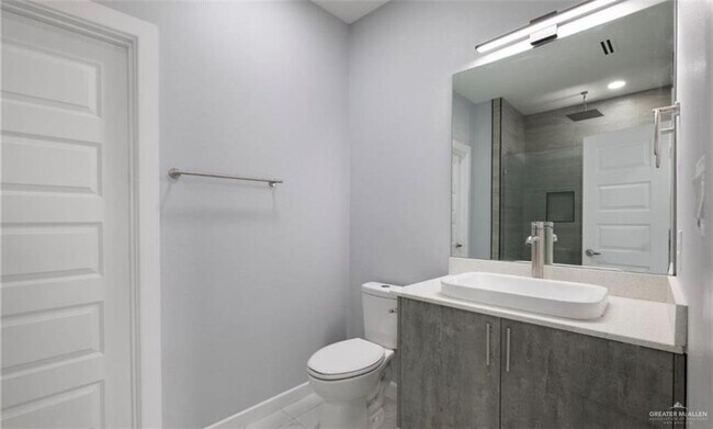 Building Photo - 18 South Dr