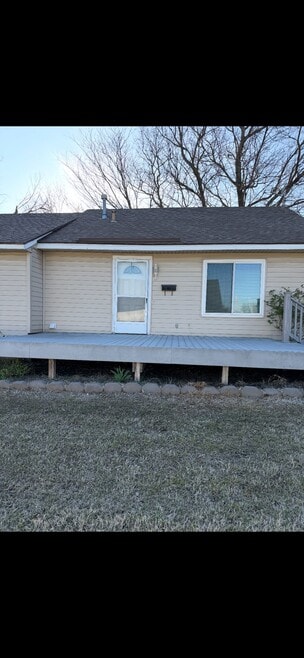 Building Photo - 306 W 2nd St