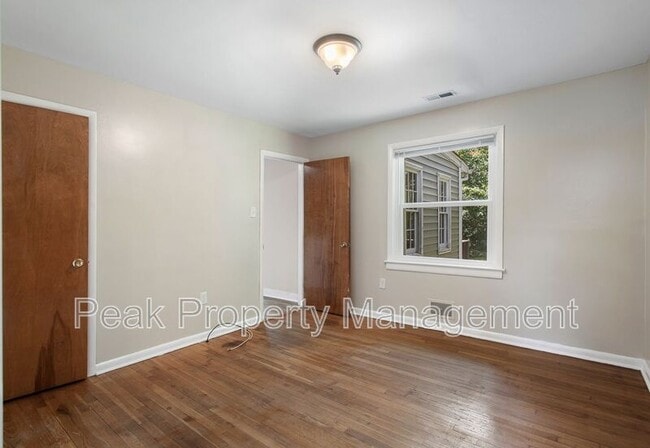 Building Photo - 1407 Northbury Ave