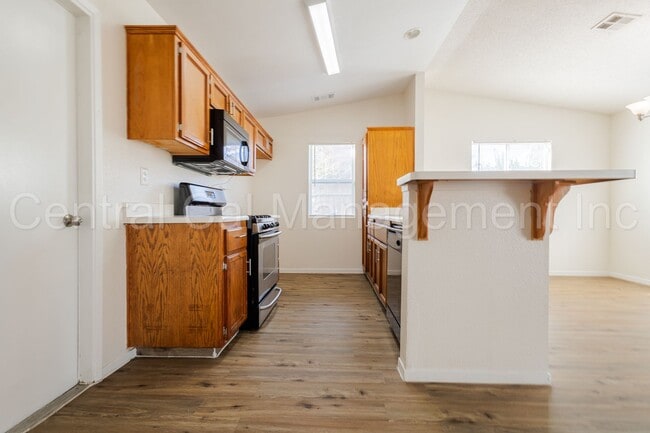 Building Photo - 3 Bedroom, 2 Bath Home - $2095 per month!
