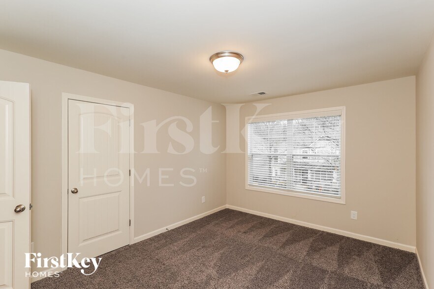 Building Photo - 3186 Ancoats St