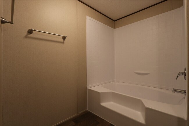 Building Photo - 16501 E Emerson Cir