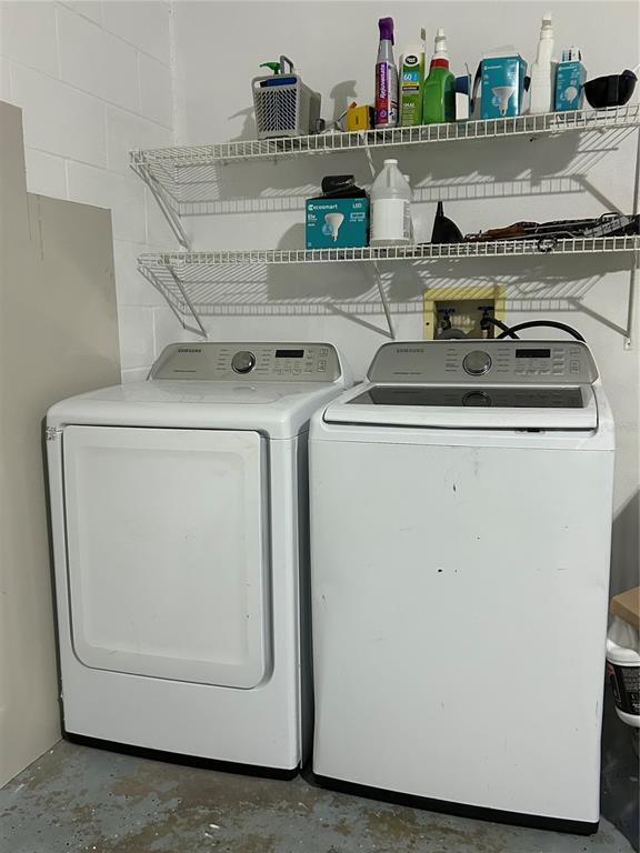 Building Photo - 1925 Magical Ln