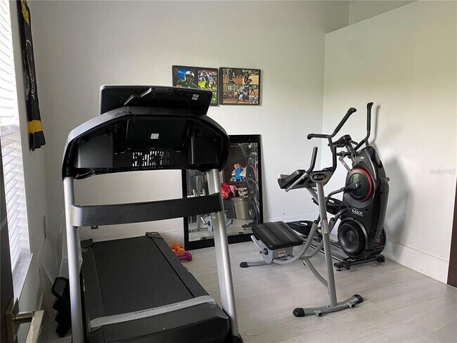 Building Photo - 1917 Pamlynne Pl