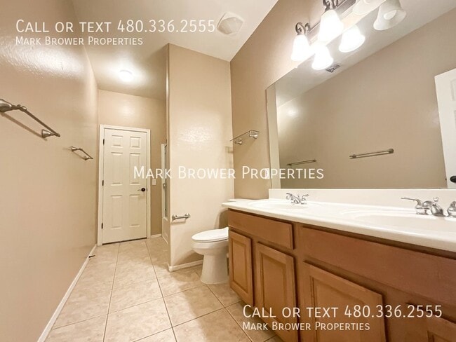 Building Photo - 1204 E Blackfoot Daisy Dr