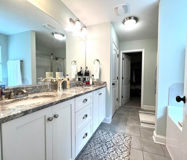 Building Photo - 3085 Margot Ln