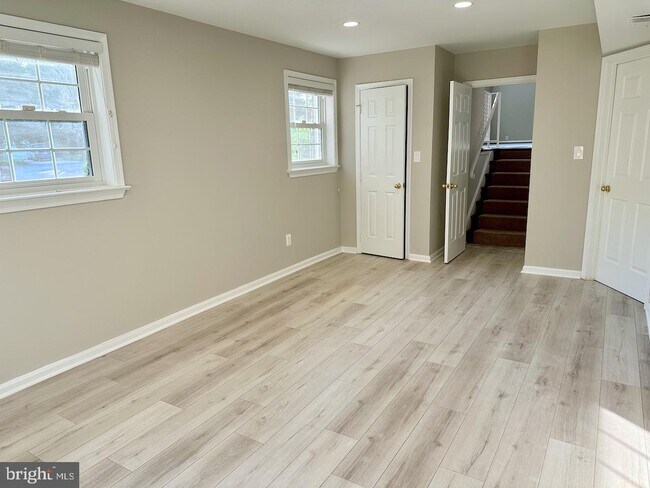 Building Photo - 2533 Hillsman St