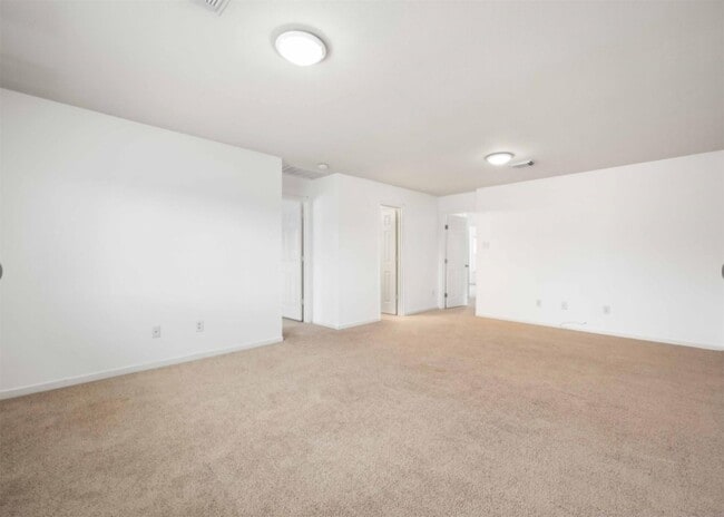 Building Photo - 20827 Settlers Lake Cir N