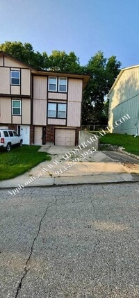Building Photo - 2 Bed 1.5 Bath Townhome in Bonner Springs-...