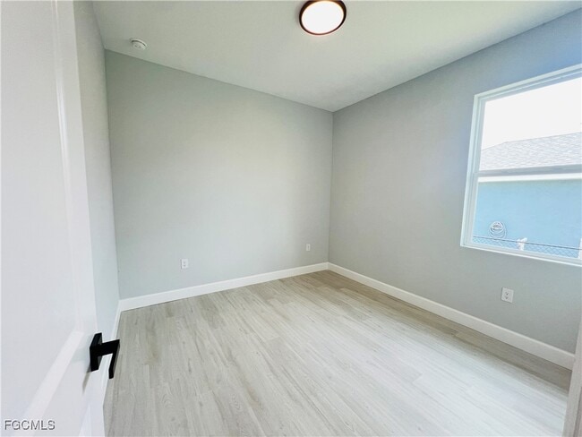 Building Photo - 2718 Helen Pl