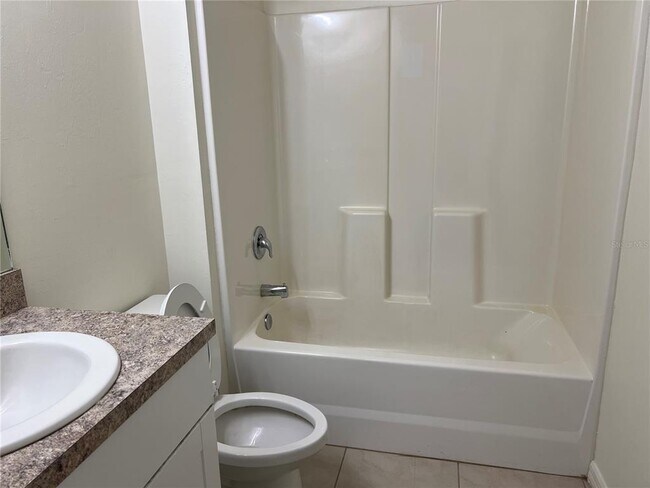 Building Photo - 1042 Bounds St