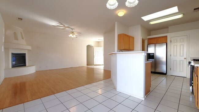 Building Photo - 7123 Luz De La Luna Pl NW
