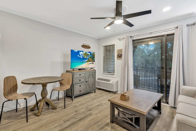 Building Photo - 23 S Forest Beach Dr