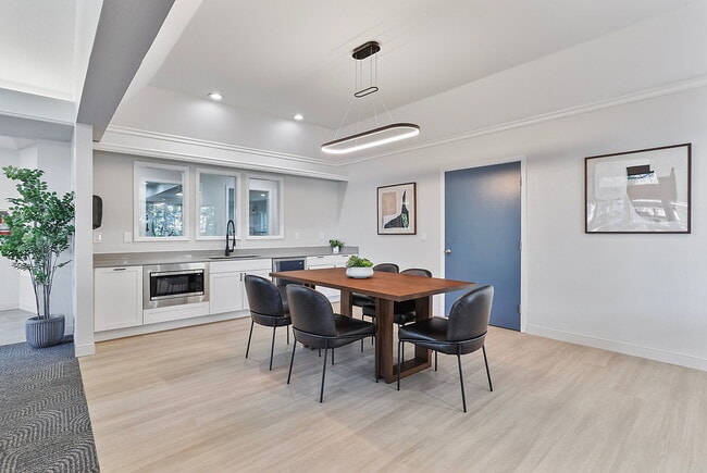 Building Photo - Evergreen Heights