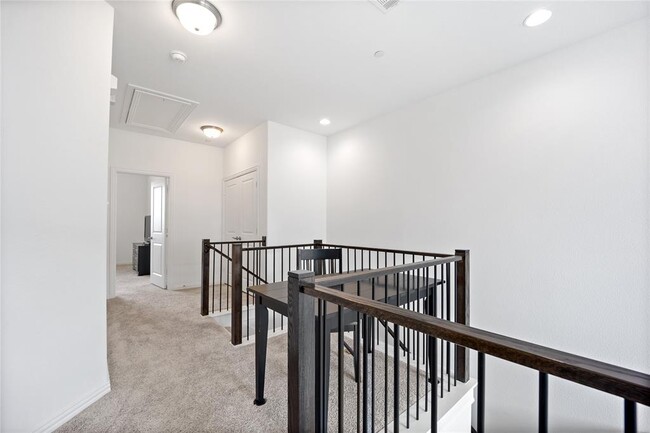 Building Photo - 3116 Gaylord Dr