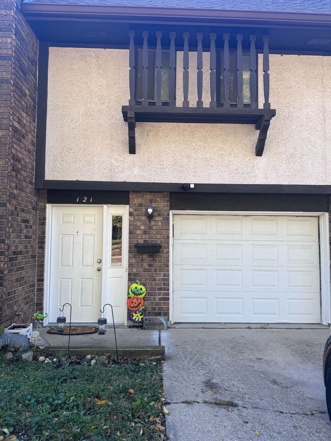 Building Photo - Spacious All Electric Townhome Near Downtown Independence