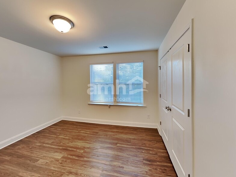 Building Photo - 225 Rivulet Dr