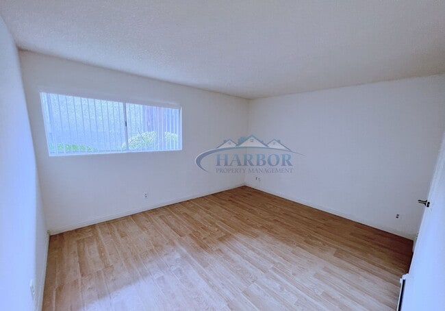 Building Photo - Stylish Condo with Pool, Fitness Center & ...