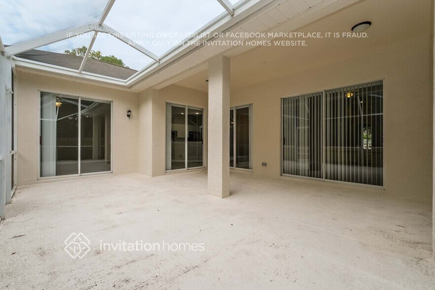 Building Photo - 479 Carriage House Ln