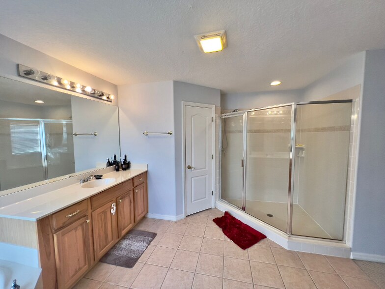 Building Photo - 1675 Marina Lake Dr