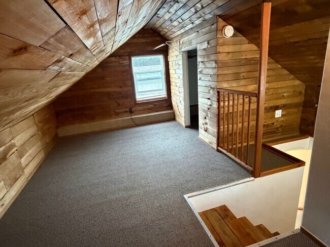 Building Photo - 2 Bedroom House in Eugene