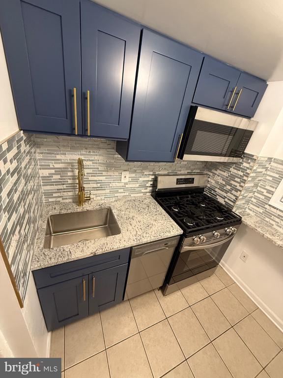 Primary Photo - 2048 N Darien St