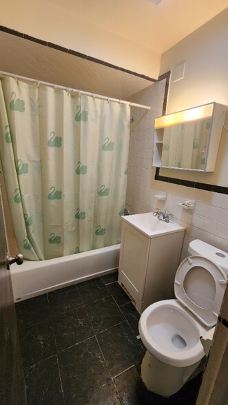 Building Photo - 90 Schuyler Ave