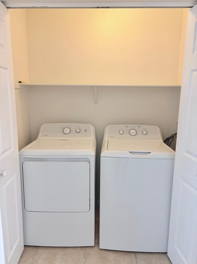 Building Photo - 43376 Cook St