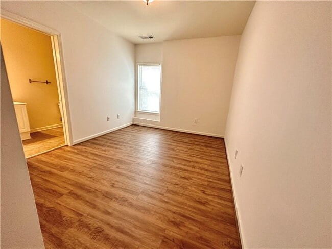 Building Photo - 1678 Carr Cir NW