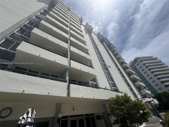 Building Photo - 3200 Collins Ave