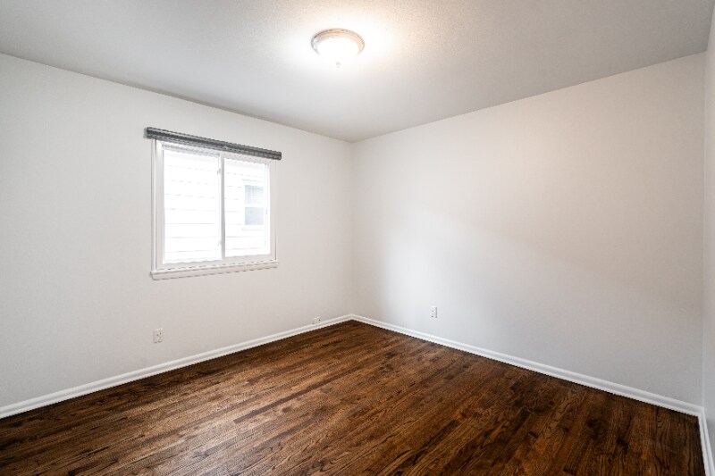 Building Photo - 638 S 66th St