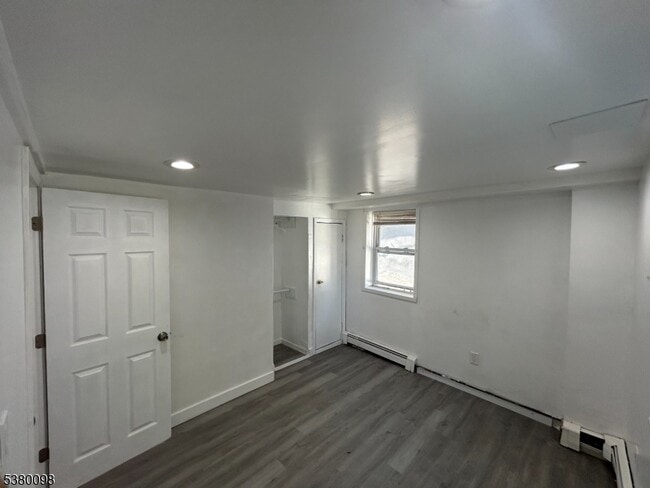 Building Photo - 6809 Grand Ave