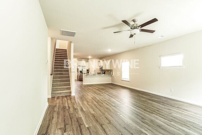 Building Photo - 640 Patmore Dr