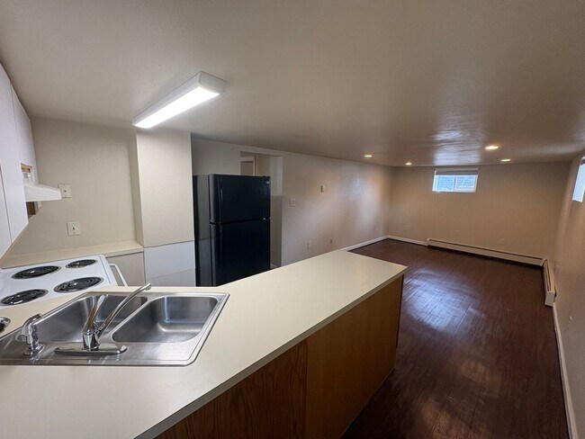 Building Photo - 929 22nd St