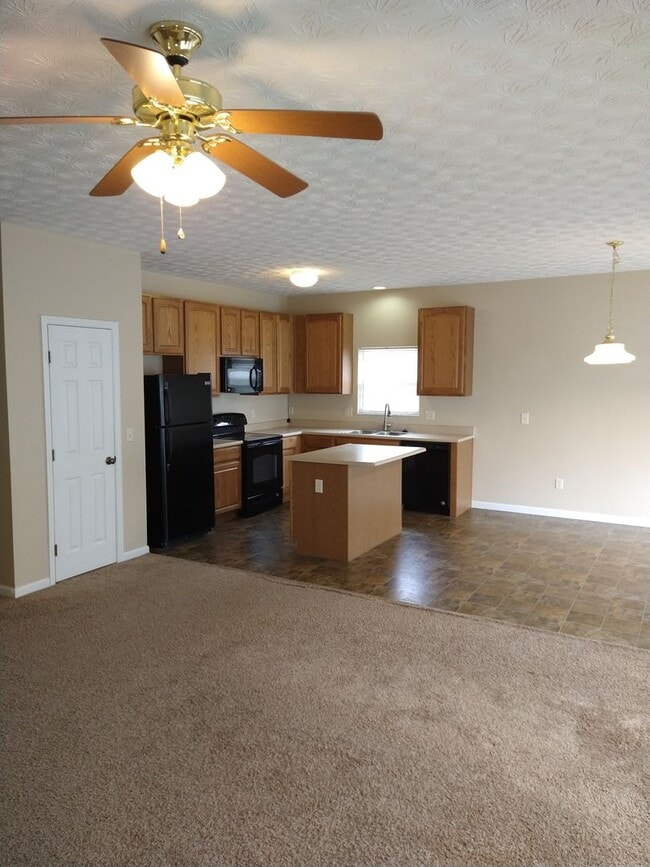 Building Photo - Your Next home is on a quiet cul-de-sac in Beavercreek!