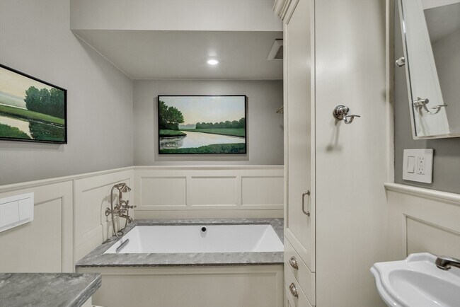 Building Photo - 35 Norris St