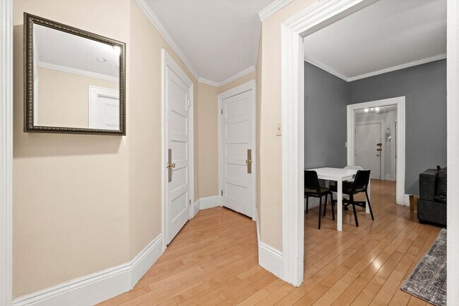 Building Photo - 386 Commonwealth Ave