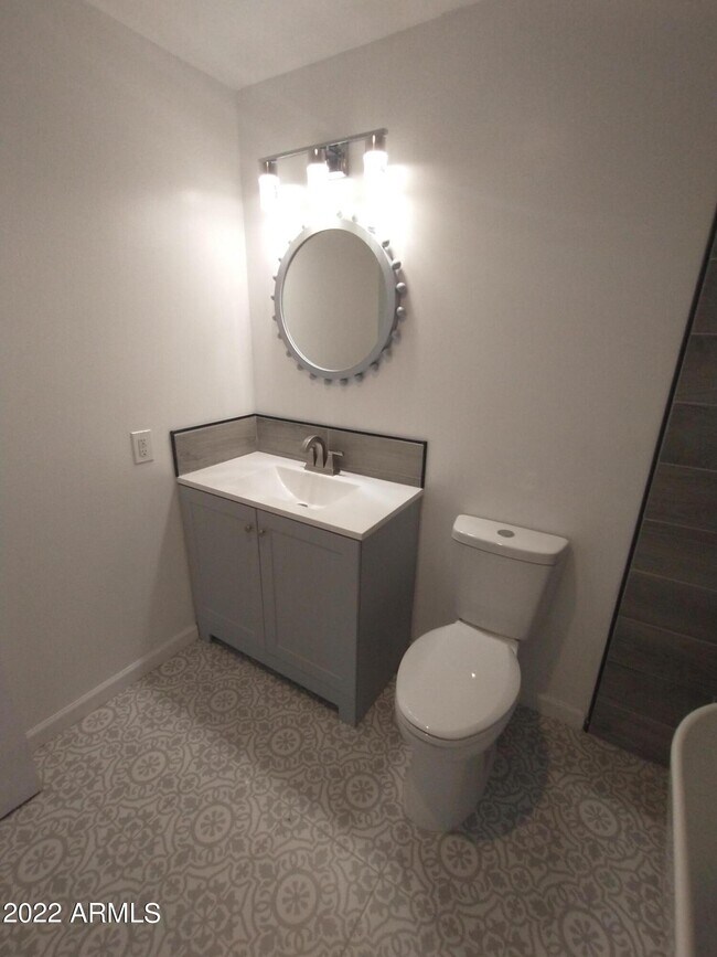 Building Photo - 13802 N 17th Ave