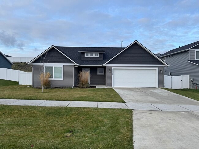 Primary Photo - 12772 N Cavanaugh Dr