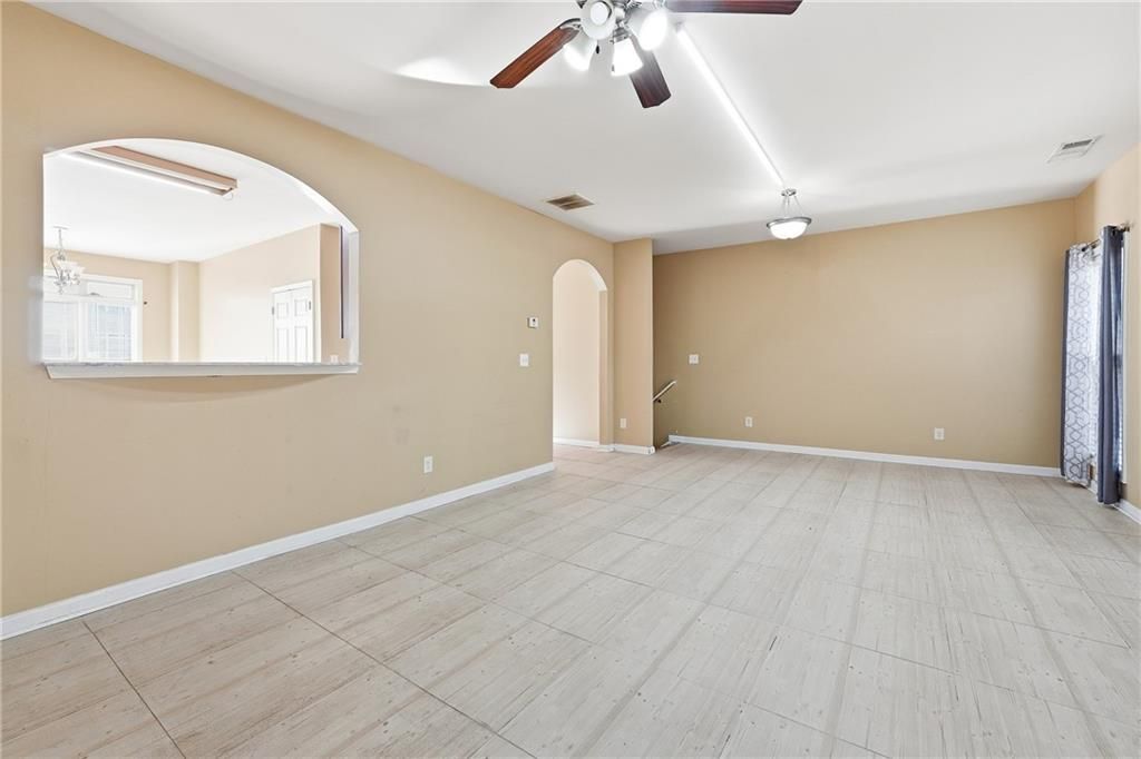 Building Photo - 6199 Thorncrest Dr