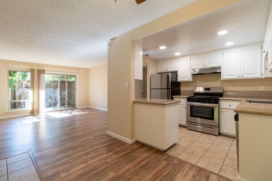 Interior Photo - Marconi Gardens