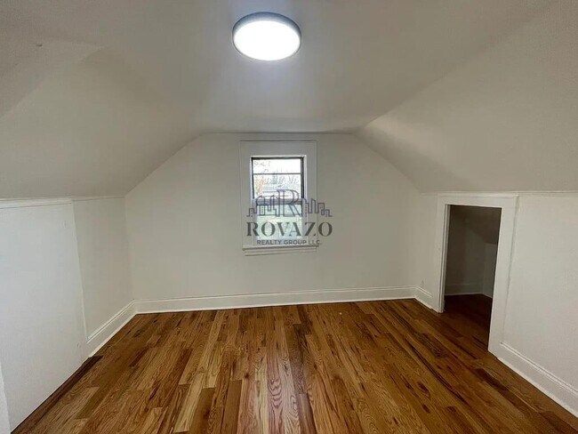 Building Photo - 1419 Hiawatha Ave