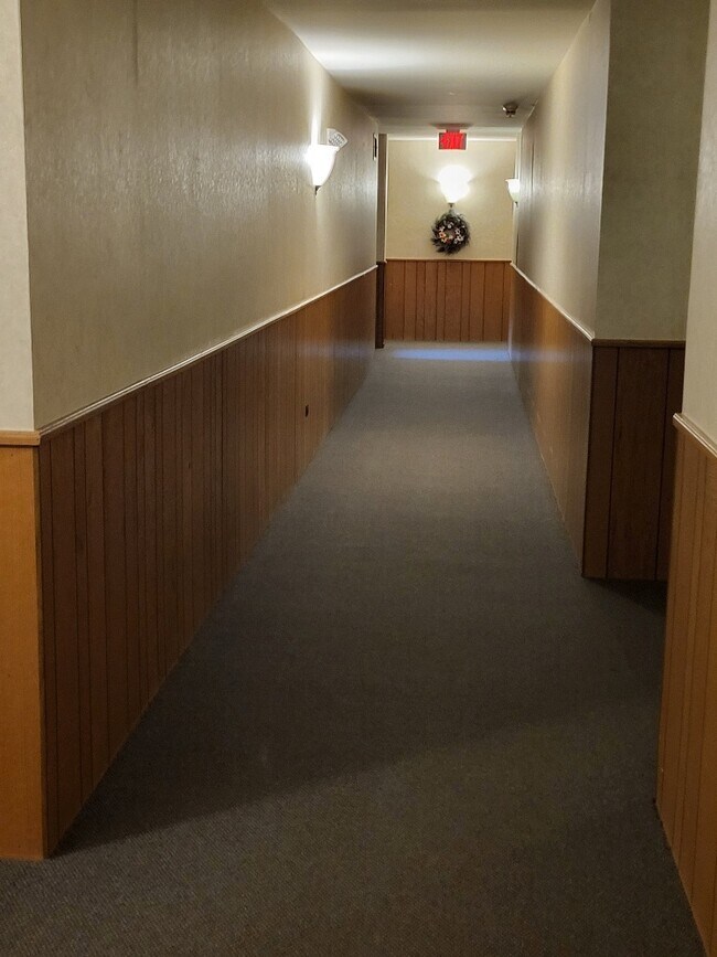 Building Photo - 7510 Farmingdale Dr