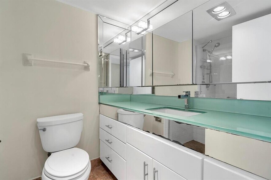 Building Photo - 5000 N Ocean Blvd