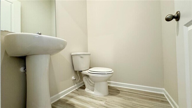 Building Photo - 694 Gabby Pt