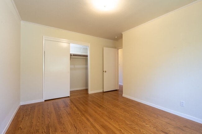 Building Photo - 3834 Colegrove St