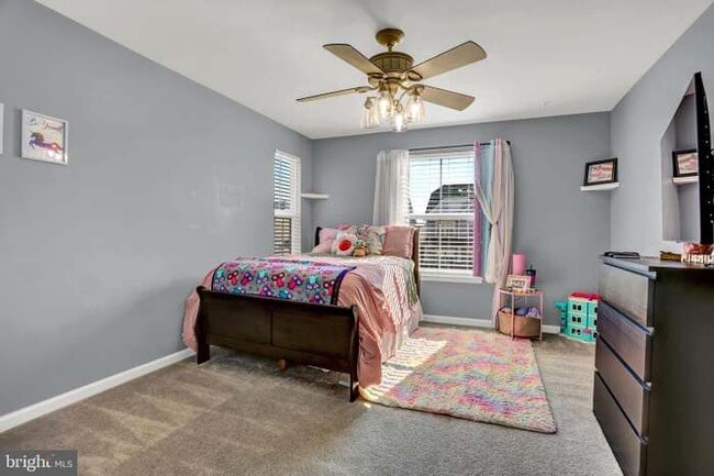 Building Photo - 1704 Scenic Manor Dr