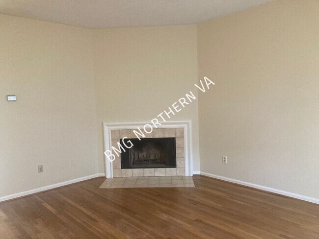 Building Photo - 3045 Madden Ct
